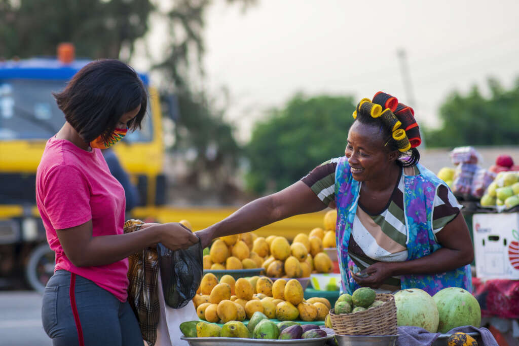 African woman selling fruits